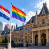 Na politieke strijd wappert regenboogvlag zondag voor het eerst bij Tweede Kamer